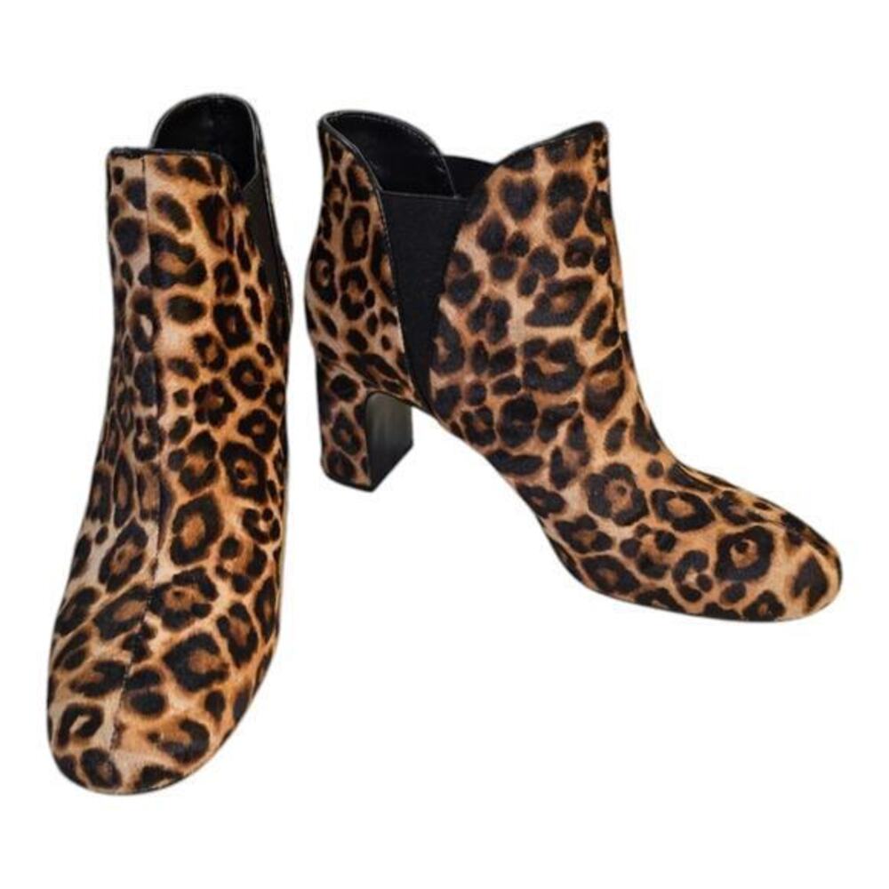 White house black market calf hair Leopard Print heeled Ankle Boots Size 9‎
